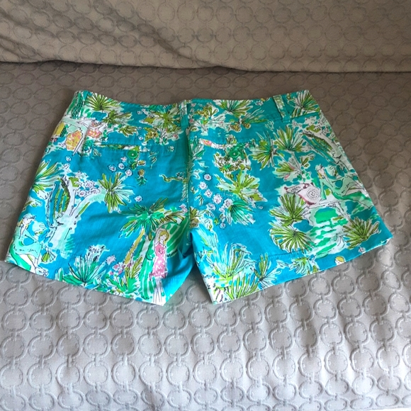 Lilly Pulitzer Retired Jungle Pineapple Tiger Print Shorts - Picture 2 of 7